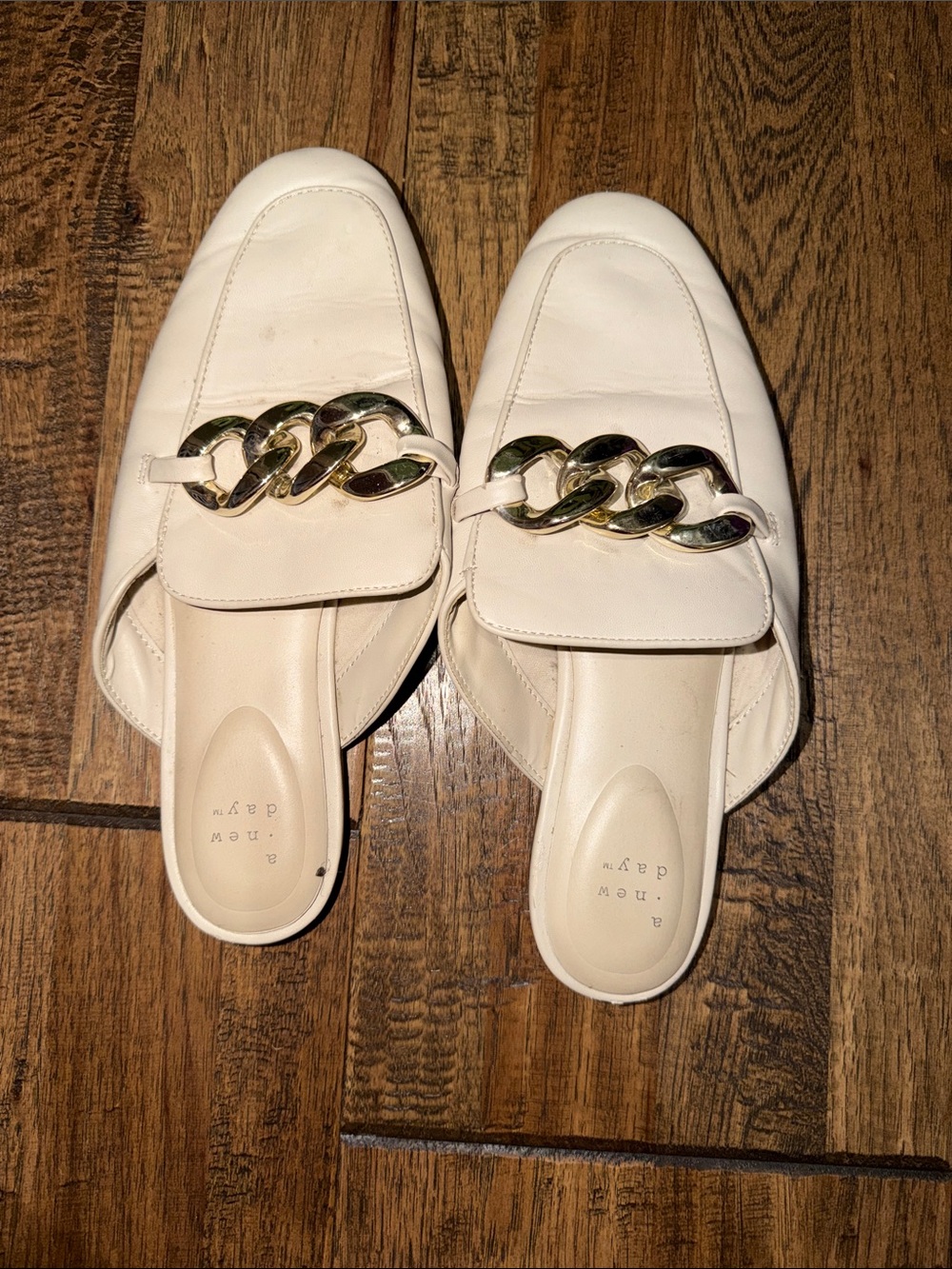Women's Cream Chain-Trim Slip-On Loafers